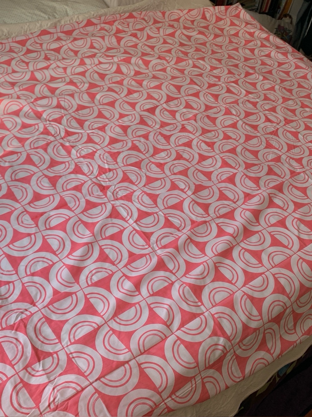 Brand new Vintage Linen! Graphic Print Pink/White FULL/DBL Fitted Sheet